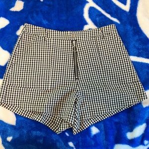 Capulet checkered shorts!! Black and white!! Size large
